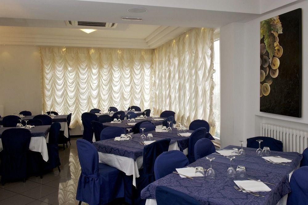 Hotel Mediterraneo بيزارو المظهر الخارجي الصورة