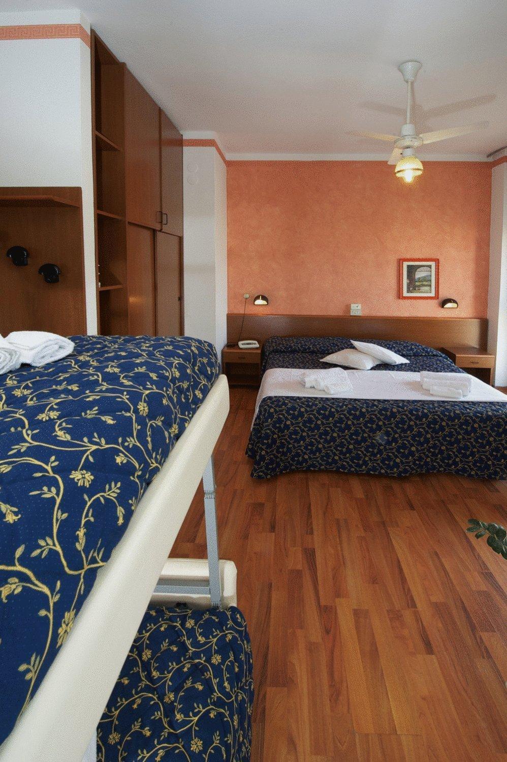 Hotel Mediterraneo بيزارو المظهر الخارجي الصورة