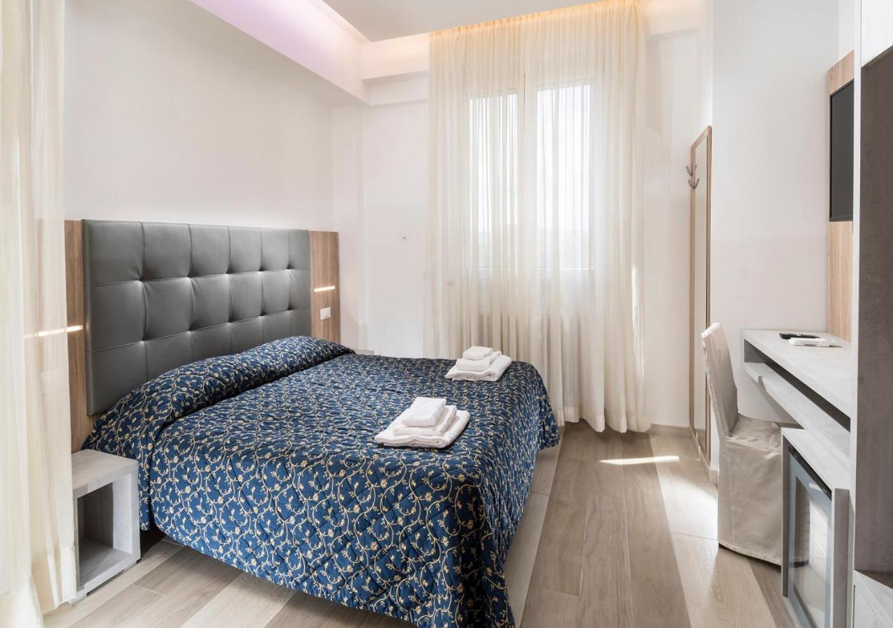 Hotel Mediterraneo بيزارو المظهر الخارجي الصورة
