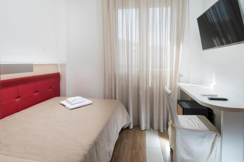 Hotel Mediterraneo بيزارو المظهر الخارجي الصورة