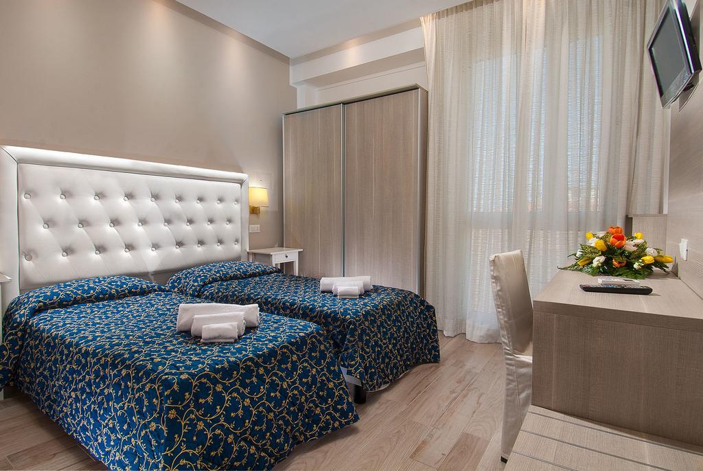 Hotel Mediterraneo بيزارو المظهر الخارجي الصورة